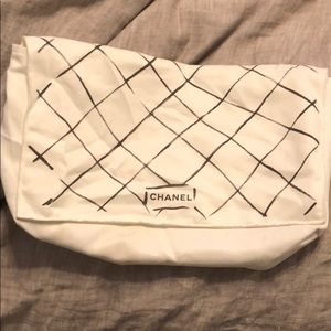 Medium Chanel dust bag